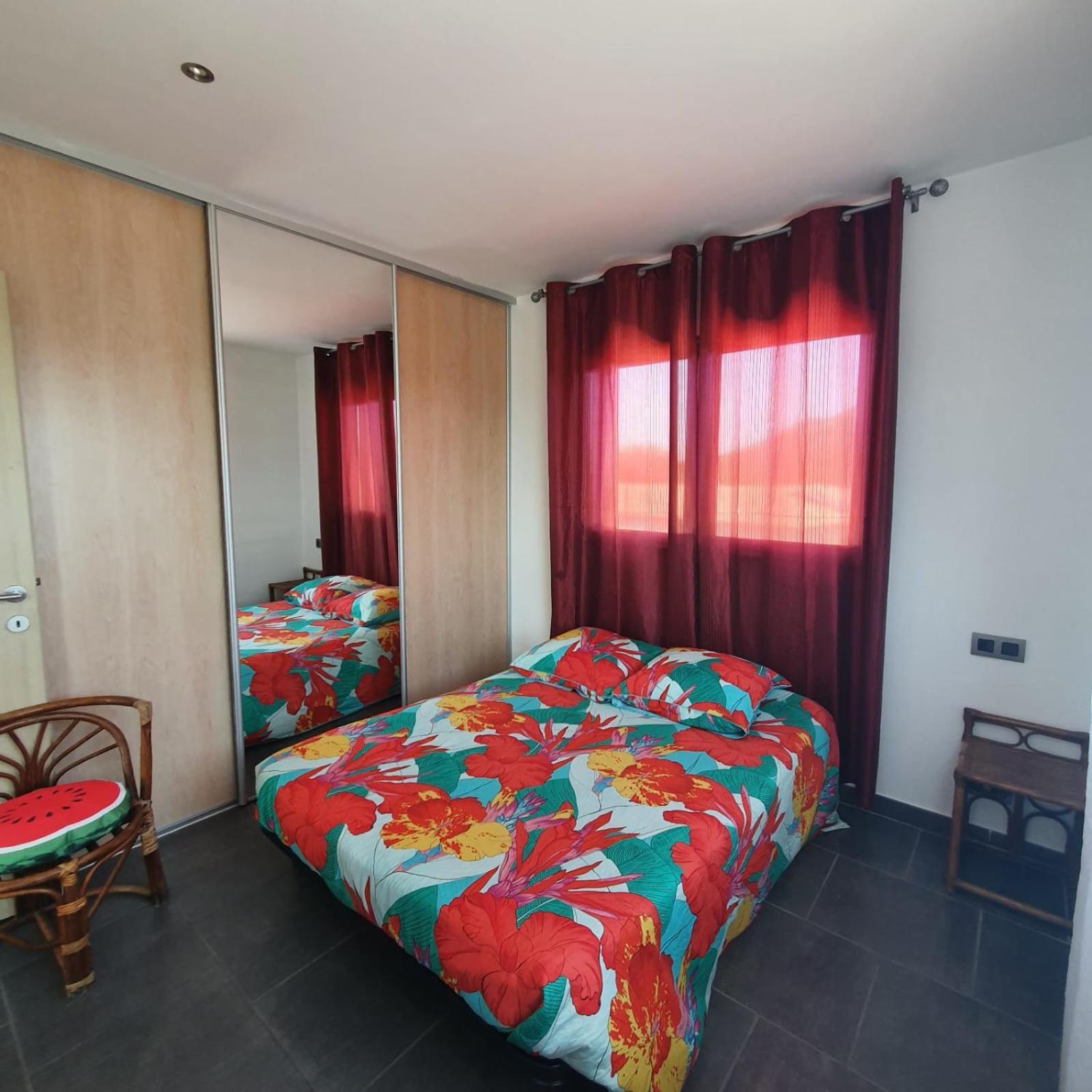 Chez J, Appartement A L'Etage, T3 Леччи Екстериор снимка
